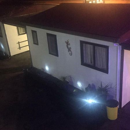 Windsor Lodge & Caravan Park Waitahanui Esterno foto
