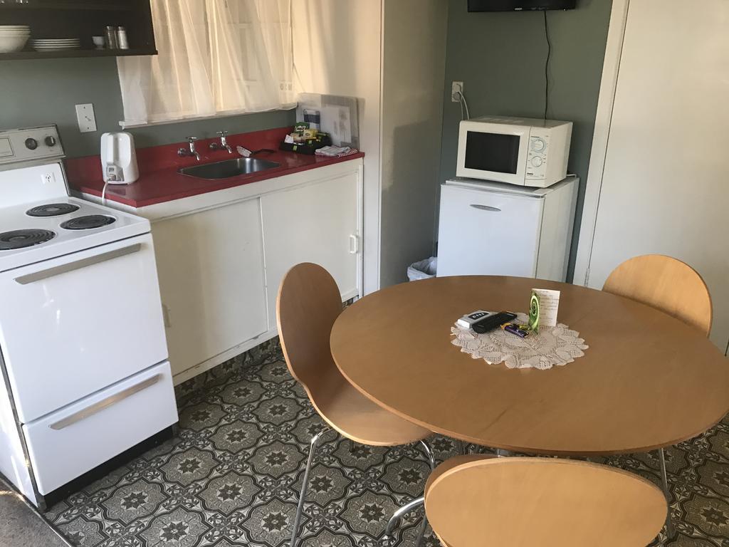 Windsor Lodge & Caravan Park Waitahanui Esterno foto